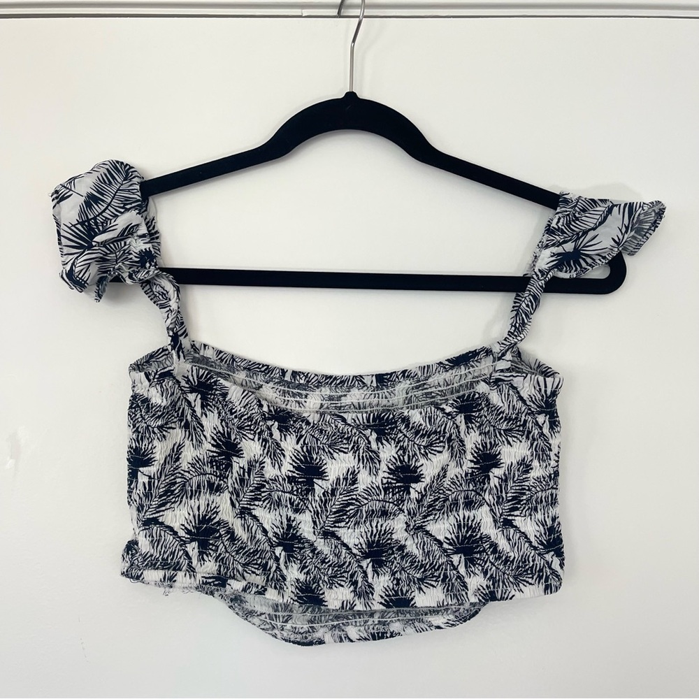 Lulus Navy Blue & White Tropical Print Smocked Off Shoulder Crop Top Size Medium - Picture 7 of 9